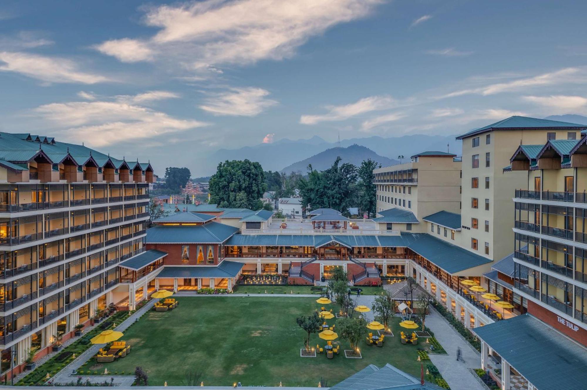 Radisson Collection Hotel & Spa, Riverfront Srinagar المظهر الخارجي الصورة