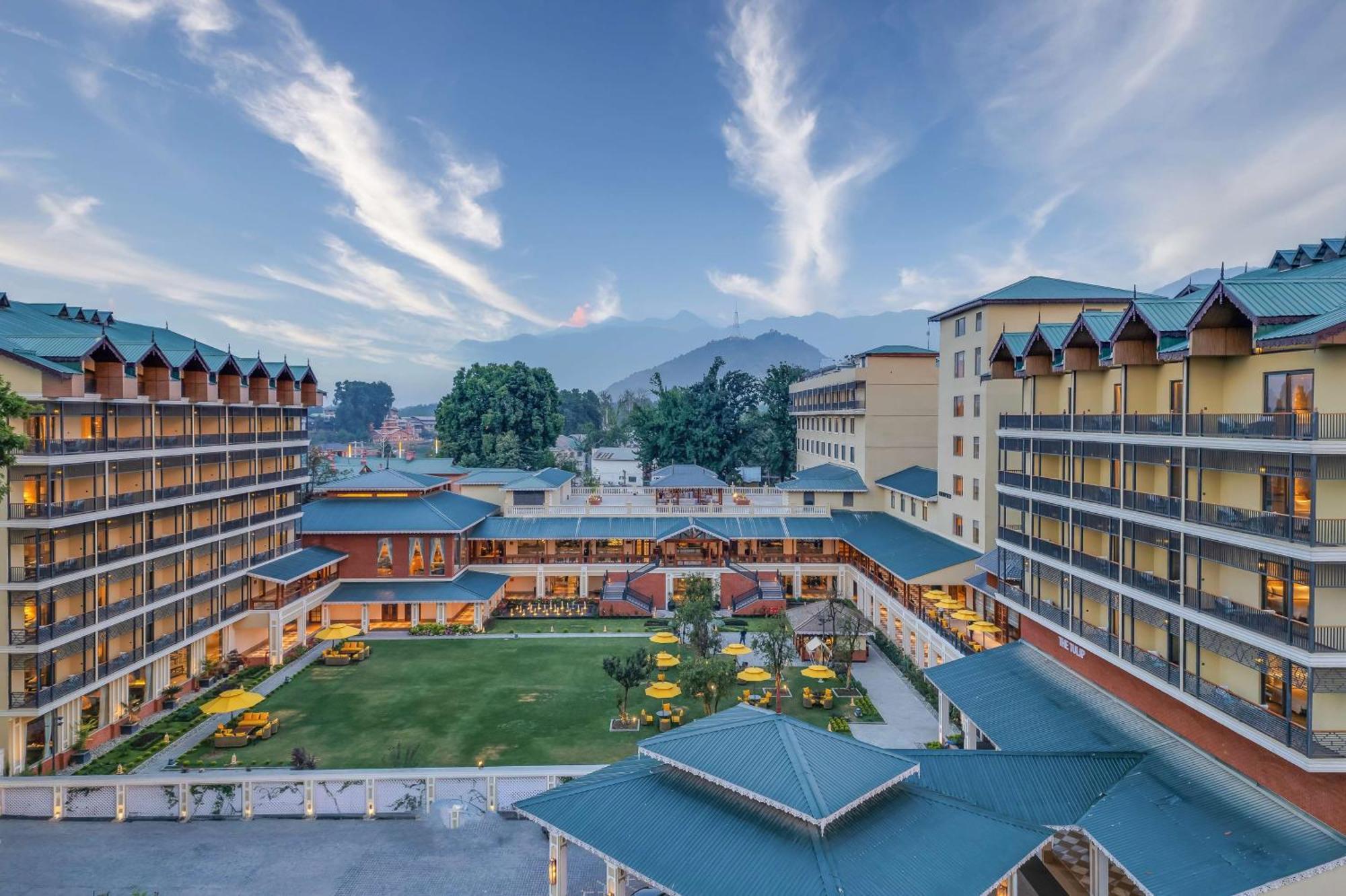 Radisson Collection Hotel & Spa, Riverfront Srinagar المظهر الخارجي الصورة