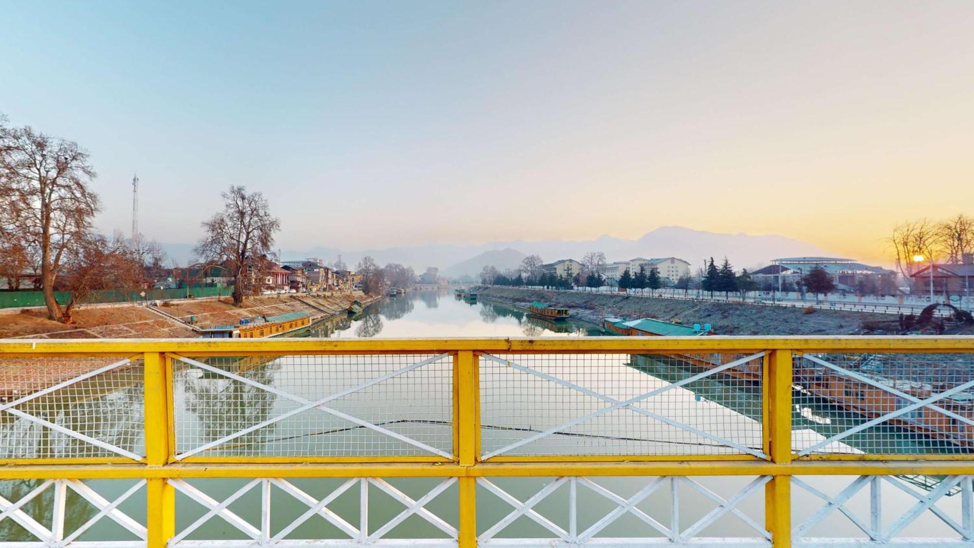 Radisson Collection Hotel & Spa, Riverfront Srinagar المظهر الخارجي الصورة